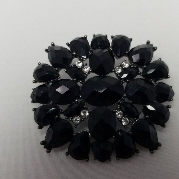 Vintage Liz Claiborne Black Rhinestone Cluster Brooch, Signed, Sparkle, Estate - Picture 6 of 7